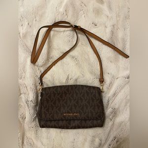 Michael Kors Purse / Clutch